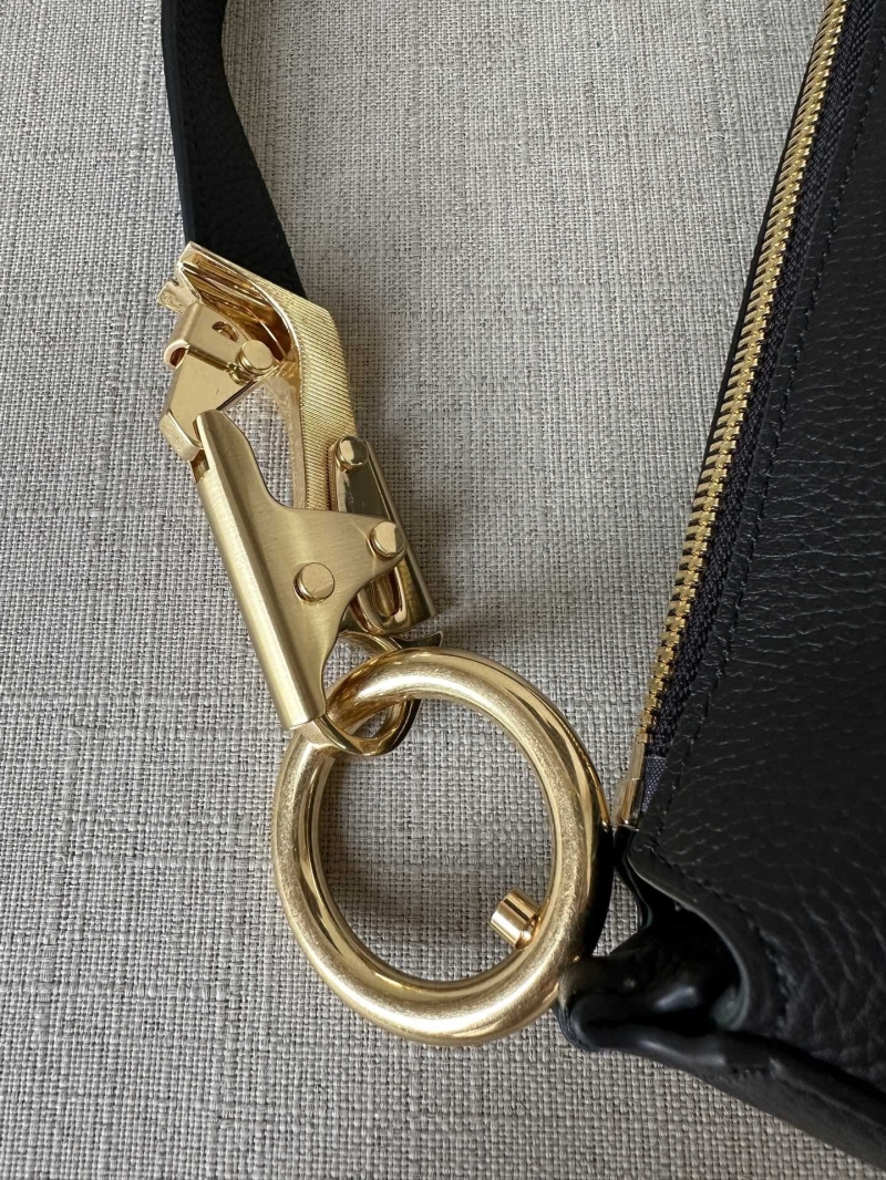 Bv*b*rry hobo bags
